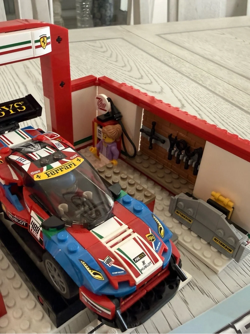 LEGO Speed Champions Ferrari Ultimate Garage 75889